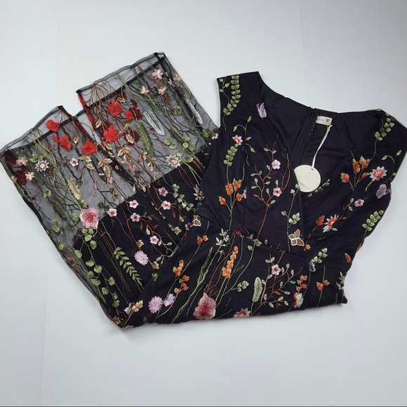 Promesa Floral Embroidered MIDI Dress in Black - Picture 6 of 9